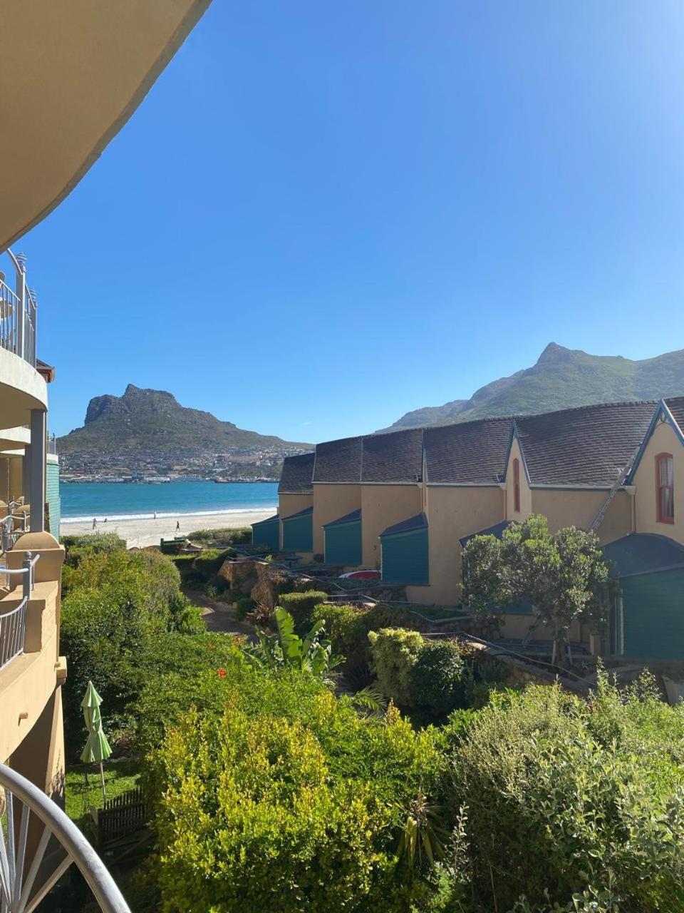On The Beach Hout Bay Exterior photo